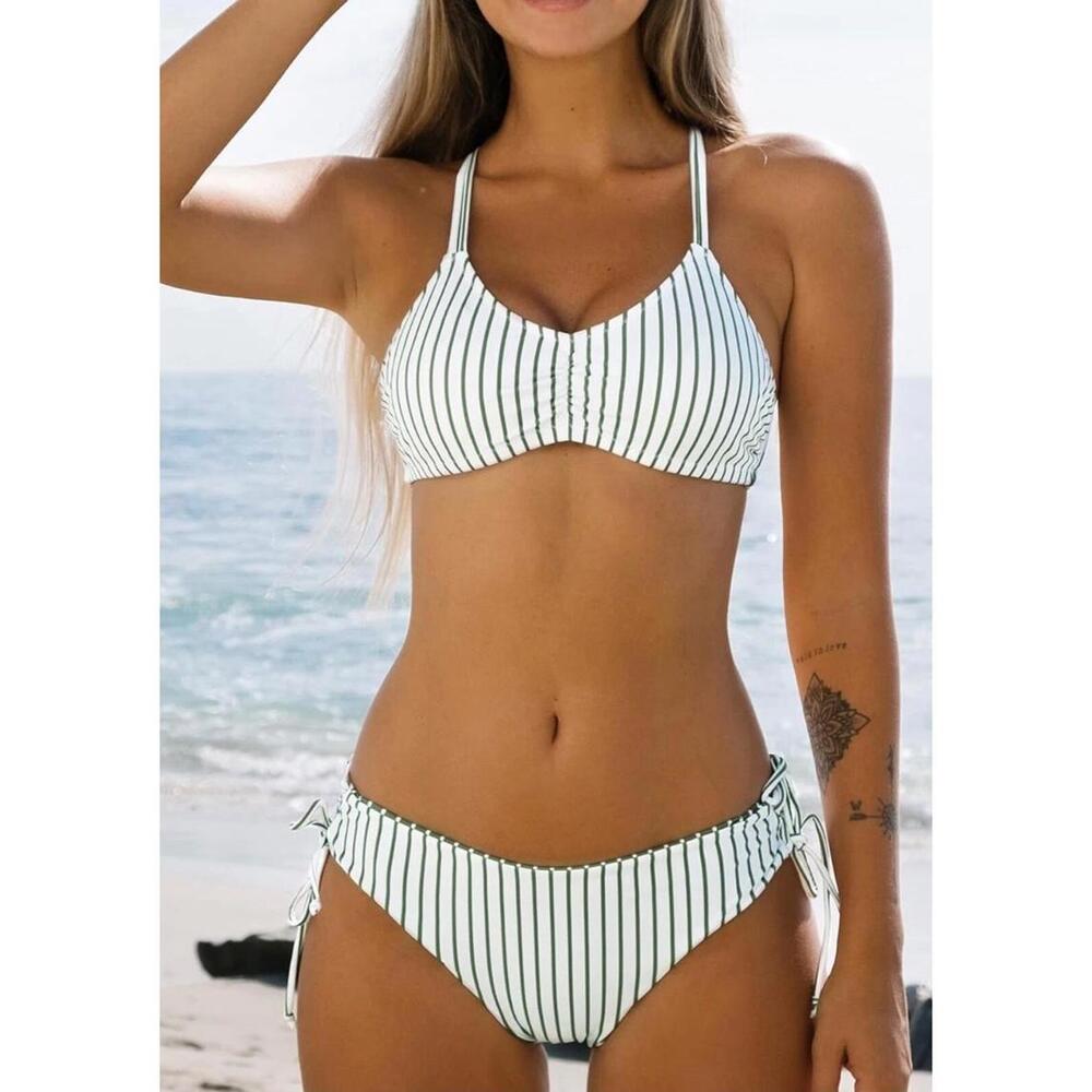 NWT CUPSHE Women's 2 Piece Bikini Set Back with Reversible Bottom Size Medium - Picture 5 of 6